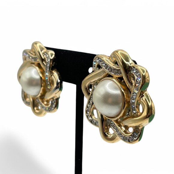 Vintage BUTLER Large Pearl and Rhinestone Clip-On Earrings Pave Gold Tone - Picture 4 of 9